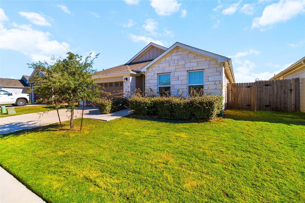 7407 Grenadine Bloom BND, Del Valle, TX 78617