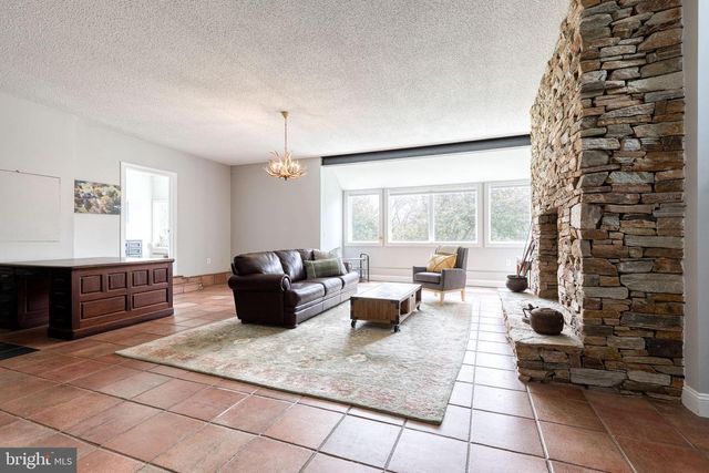 15701 HOME RD, Sparks Glencoe, MD 21152