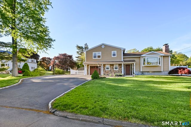 4 Dairy Farm Road, Norwalk, CT 06851