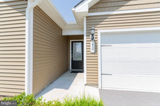 72 CASSATT LN, Martinsburg, WV 25401