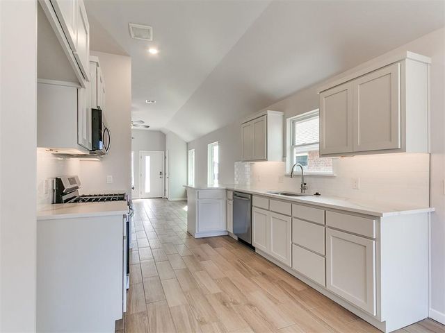 1113 SW 139th Terrace, Oklahoma City, OK 73170