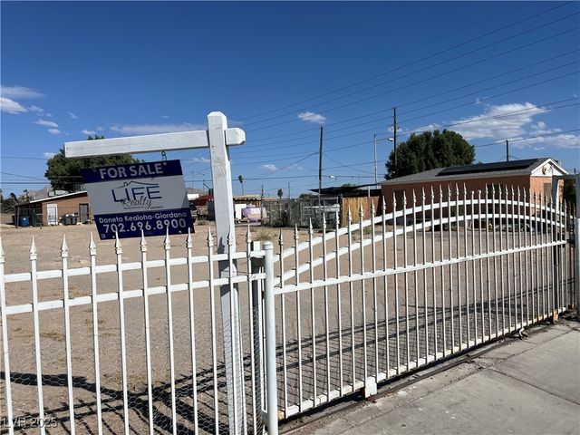 2404 Bassler Street, North Las Vegas, NV 89030
