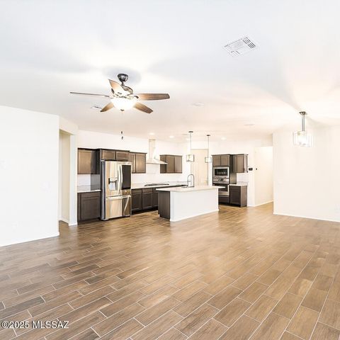 17296 W Molly Lane, Surprise, AZ 85387