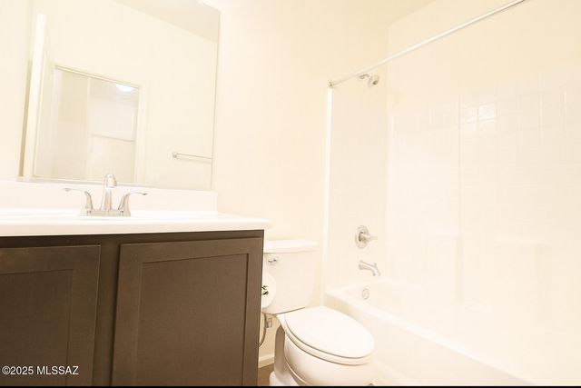 17296 W Molly Lane, Surprise, AZ 85387