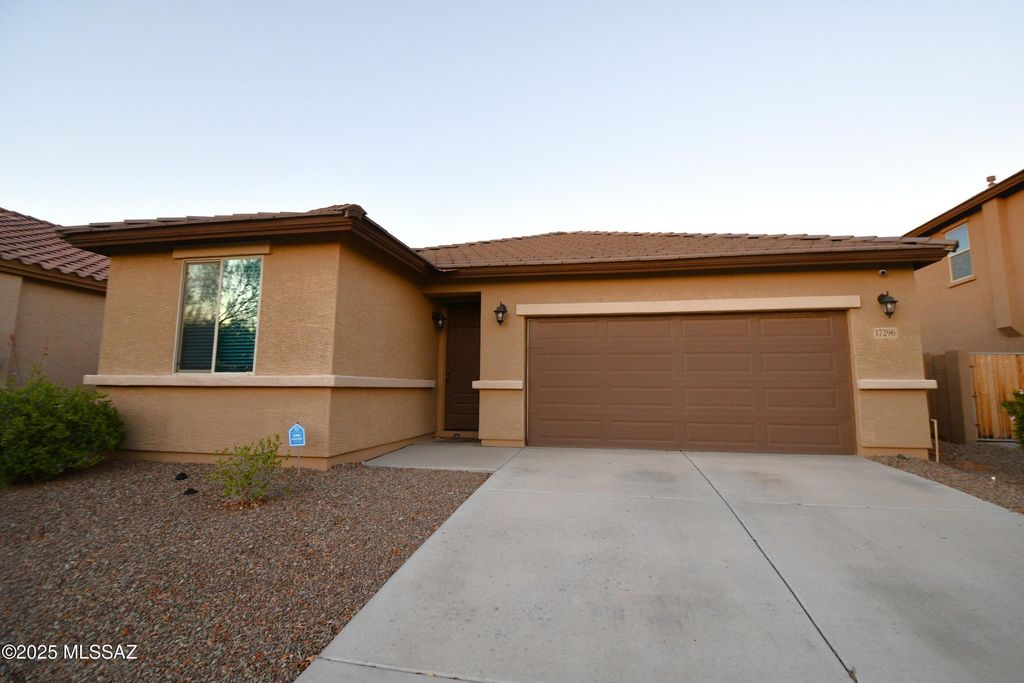 17296 W Molly Lane, Surprise, AZ 85387