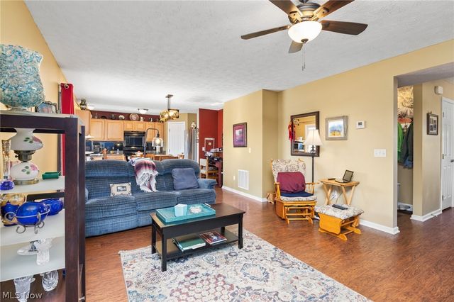 211 Burkdale Court, Wadsworth, OH 44281