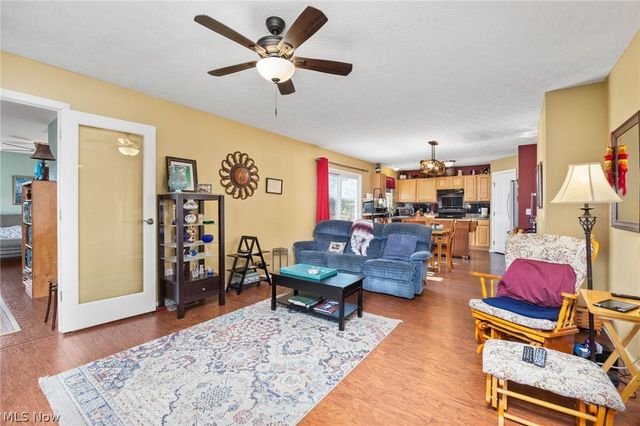 211 Burkdale Court, Wadsworth, OH 44281
