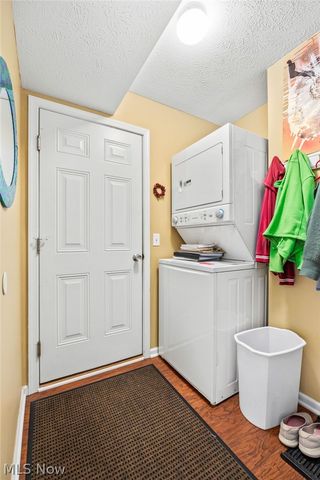 211 Burkdale Court, Wadsworth, OH 44281