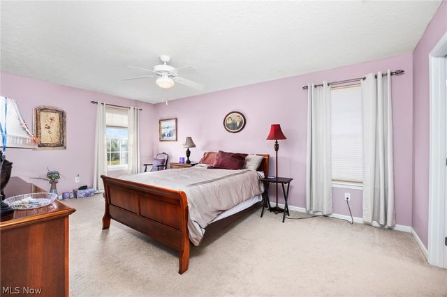 211 Burkdale Court, Wadsworth, OH 44281