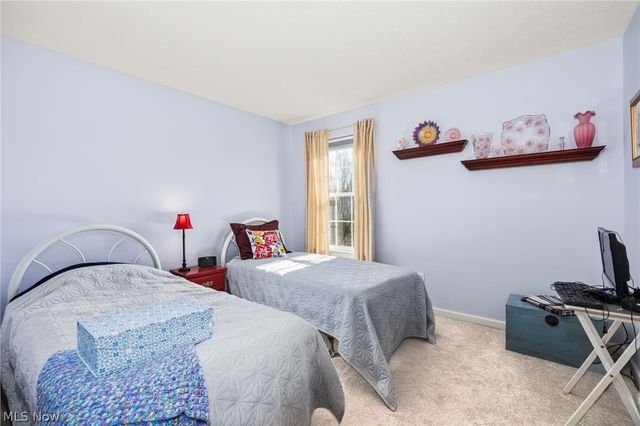 211 Burkdale Court, Wadsworth, OH 44281