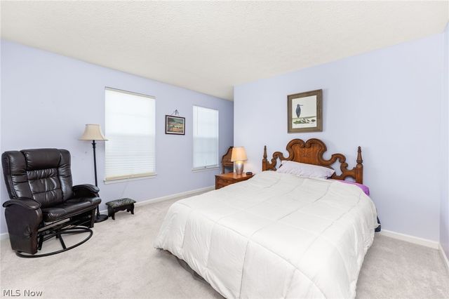 211 Burkdale Court, Wadsworth, OH 44281