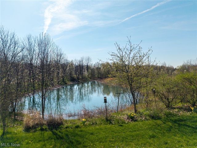 211 Burkdale Court, Wadsworth, OH 44281
