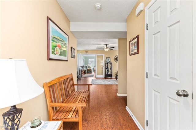 211 Burkdale Court, Wadsworth, OH 44281