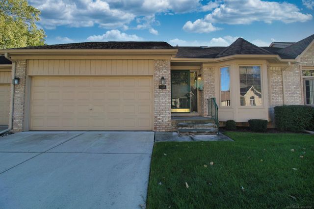 15568 Austin Court, Clinton Twp, MI 48035