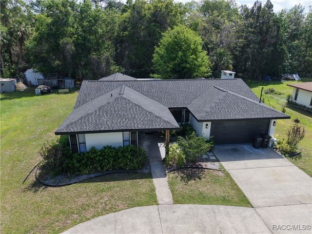 721 N Country Club Drive, Crystal River, FL 34429