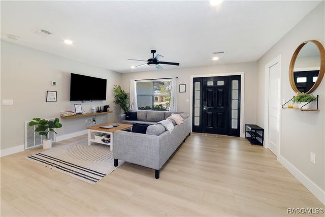 721 N Country Club Drive, Crystal River, FL 34429