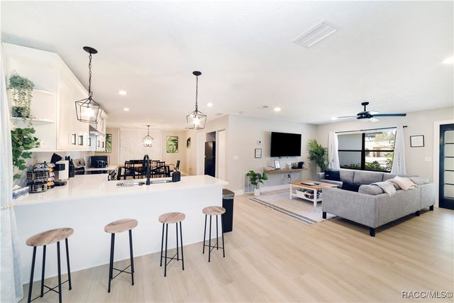 721 N Country Club Drive, Crystal River, FL 34429