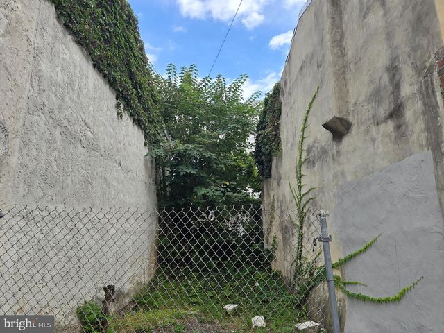 1319 N 17TH ST, Philadelphia, PA 19121