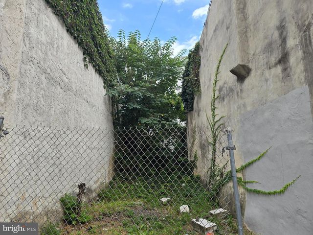 1319 N 17TH ST, Philadelphia, PA 19121