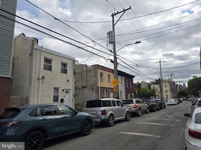 1319 N 17TH ST, Philadelphia, PA 19121
