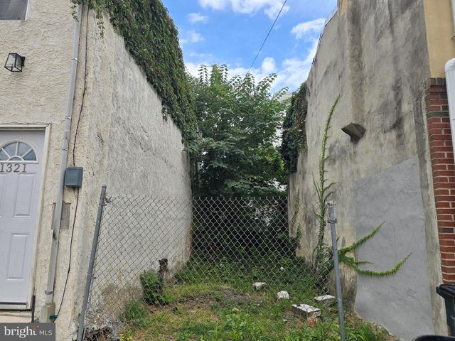 1319 N 17TH ST, Philadelphia, PA 19121