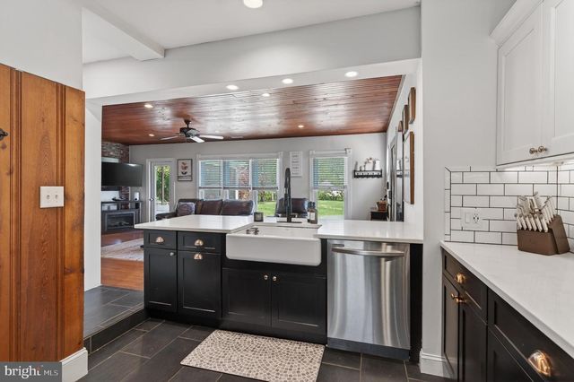 1018 VALLEYBROOK RD, Garnet Valley, PA 19060