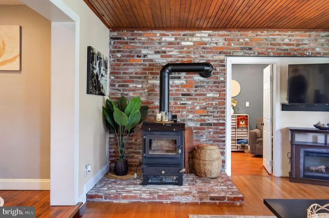 1018 VALLEYBROOK RD, Garnet Valley, PA 19060