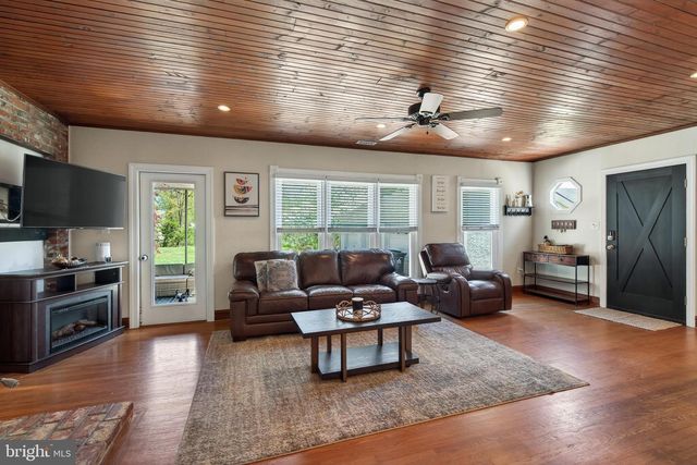 1018 VALLEYBROOK RD, Garnet Valley, PA 19060