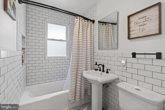 1018 VALLEYBROOK RD, Garnet Valley, PA 19060