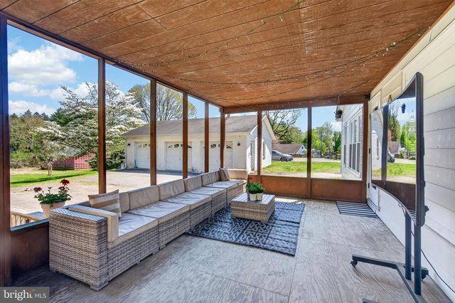 1018 VALLEYBROOK RD, Garnet Valley, PA 19060