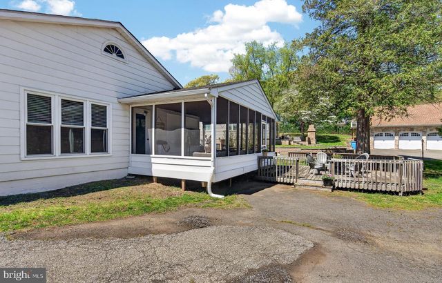 1018 VALLEYBROOK RD, Garnet Valley, PA 19060