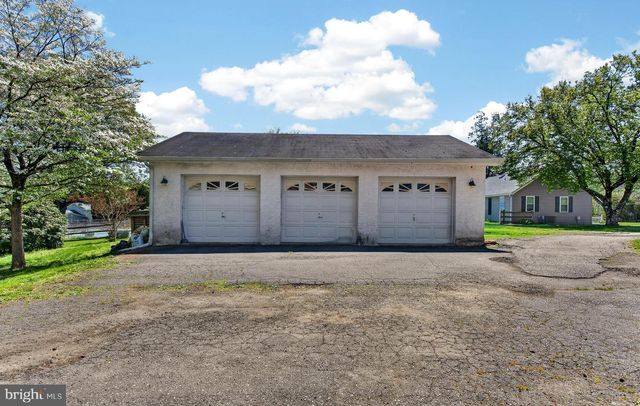 1018 VALLEYBROOK RD, Garnet Valley, PA 19060