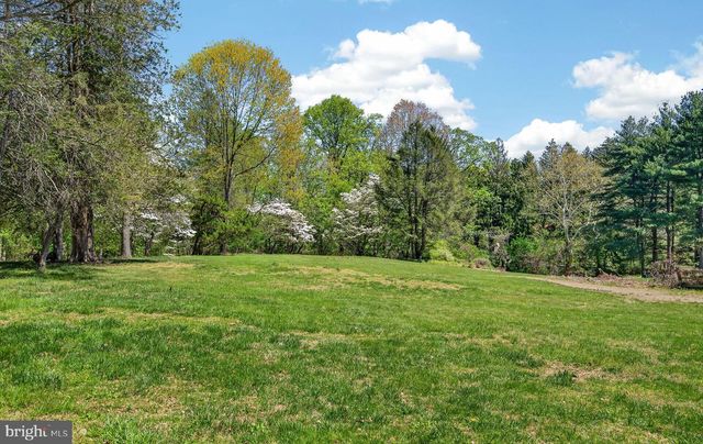 1018 VALLEYBROOK RD, Garnet Valley, PA 19060