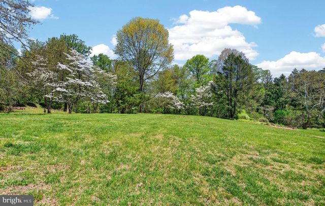 1018 VALLEYBROOK RD, Garnet Valley, PA 19060