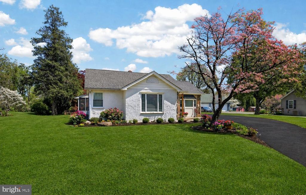 1018 VALLEYBROOK RD, Garnet Valley, PA 19060