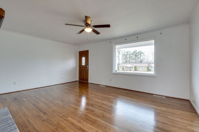 924 Denise Dr, Old Hickory, TN 37138