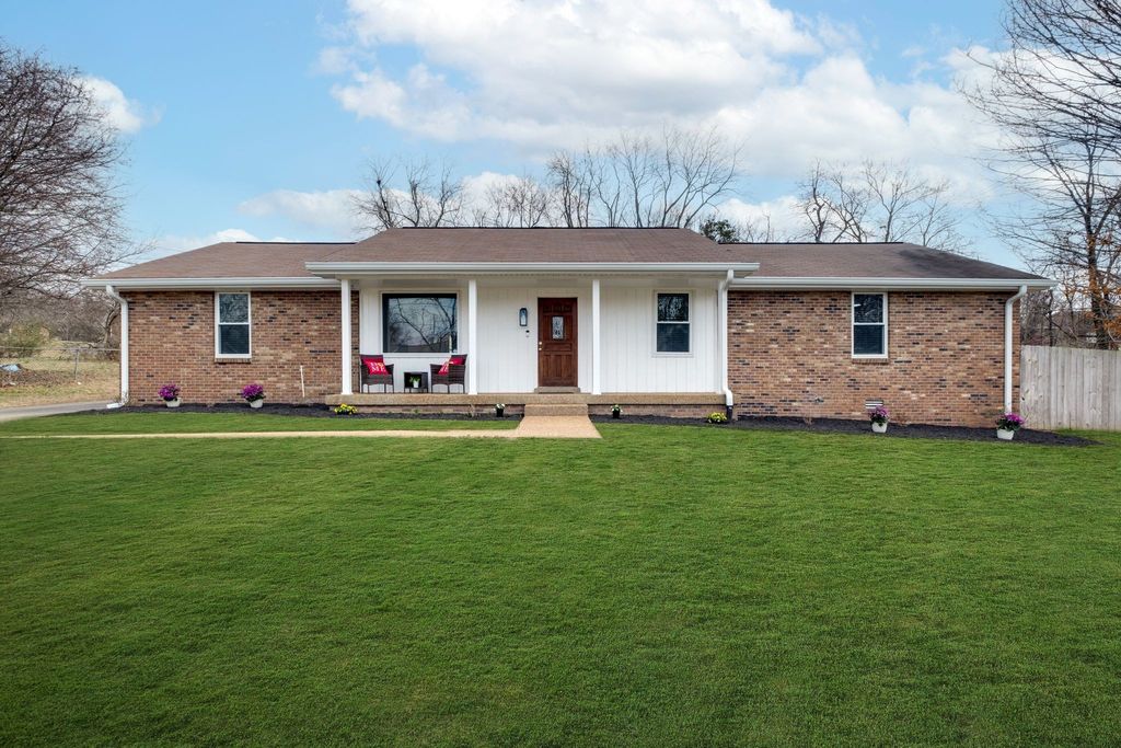 924 Denise Dr, Old Hickory, TN 37138