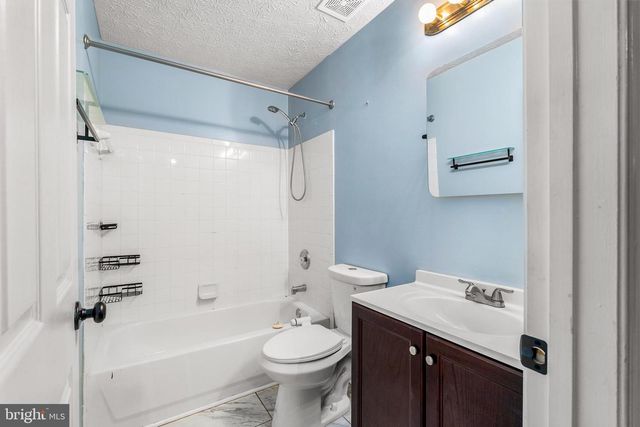 261 DOUGLAS ST, Elkton, MD 21921