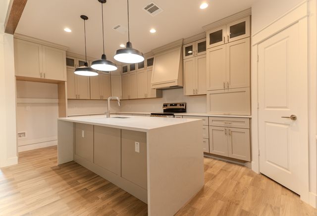 4910 Terlingua Drive, Granbury, TX 76048