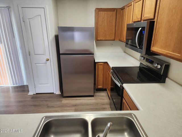 11813 W CHARTER OAK Road, El Mirage, AZ 85335