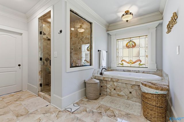 62 Lake Forest Blvd, Huntsville, AL 35824