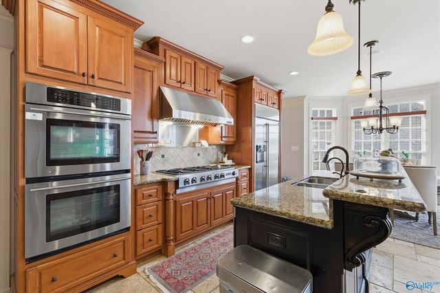 62 Lake Forest Blvd, Huntsville, AL 35824