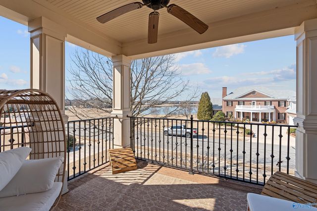 62 Lake Forest Blvd, Huntsville, AL 35824