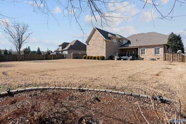 62 Lake Forest Blvd, Huntsville, AL 35824