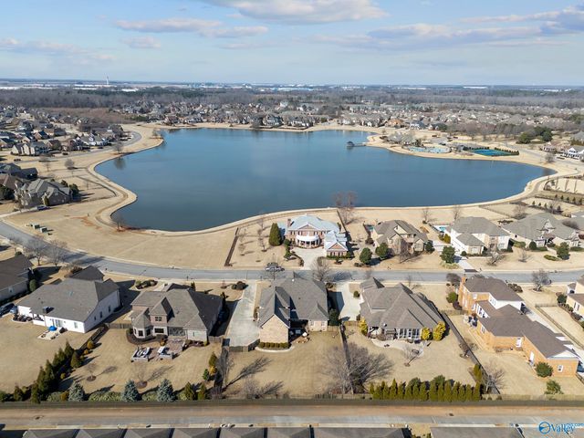 62 Lake Forest Blvd, Huntsville, AL 35824