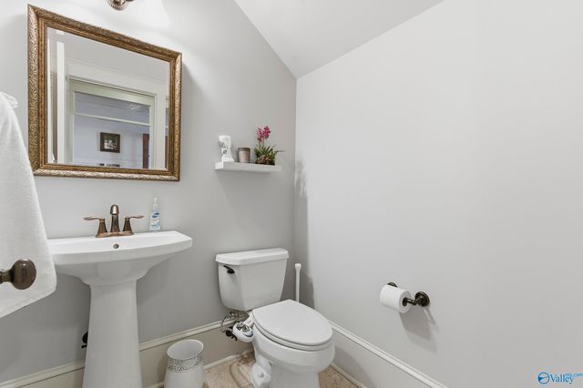 62 Lake Forest Blvd, Huntsville, AL 35824