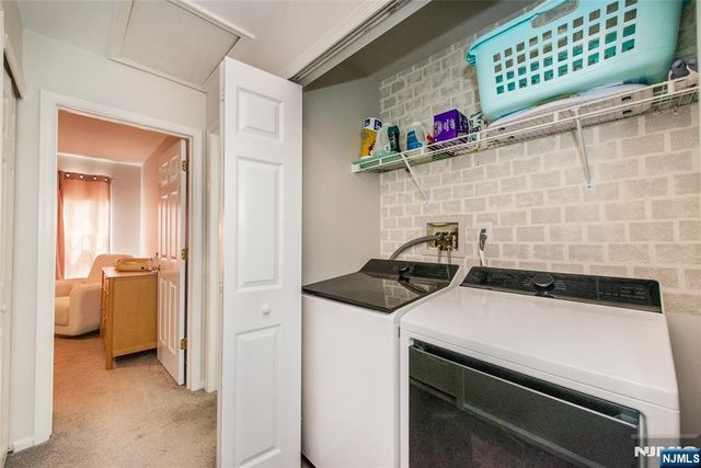 1066 Chedworth Circle, Mahwah, NJ 07430