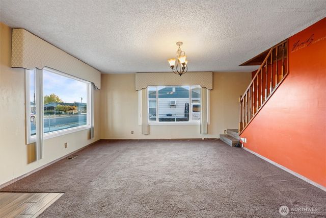 2208 W Spruce, Moses Lake, WA 98837