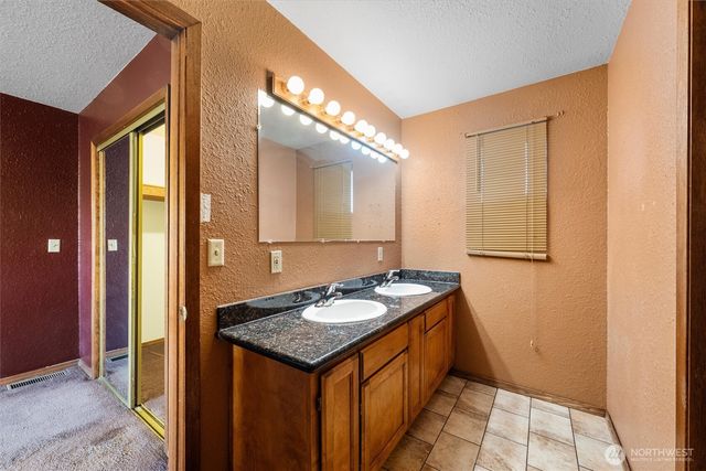 2208 W Spruce, Moses Lake, WA 98837