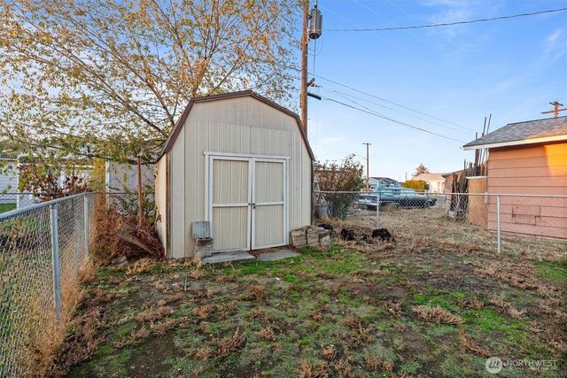 2208 W Spruce, Moses Lake, WA 98837